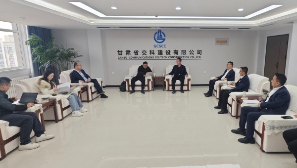 3月27日，順豐集團一行到甘肅省交科建設有限公司考察調(diào)研，雙方就各自發(fā)展優(yōu)勢、未來合作領域與方向、促進國企民企協(xié)同發(fā)展等方面進行了深入座談交流。